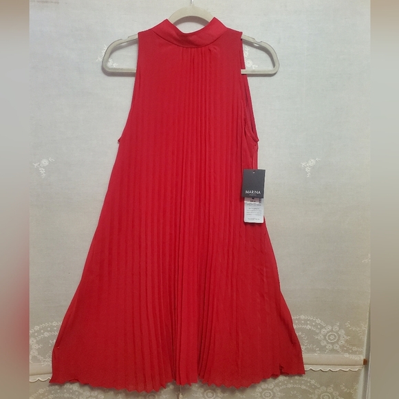 *NWT* MARINA  Knee High  Red Accordion Pleated Dress, Size M - Picture 1 of 8